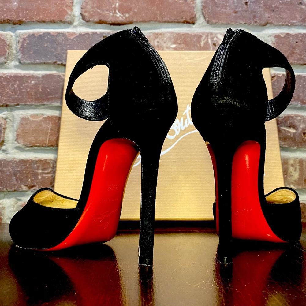 Leonor Fini 120 Christian Louboutin with Box heel tips, and dust covers.